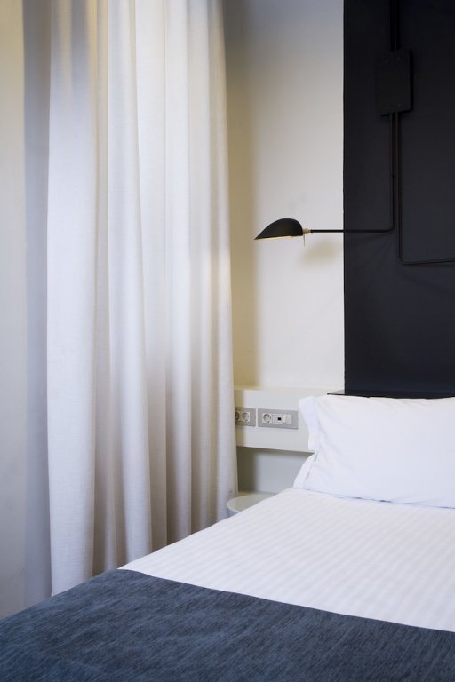 Фото Hotel Praktik Rambla