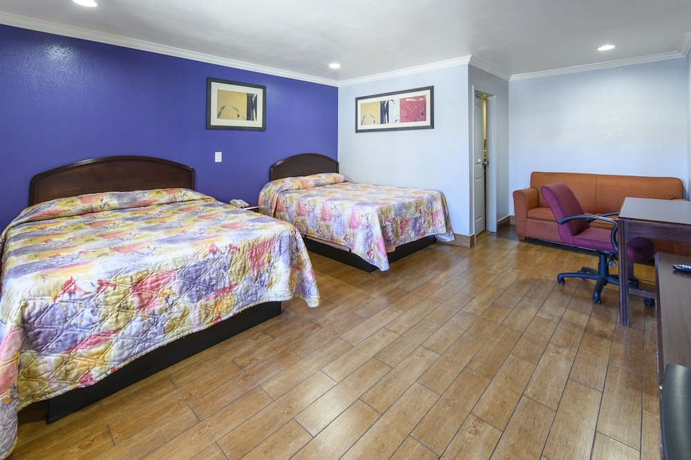 Фото Hyland Inn Long Beach