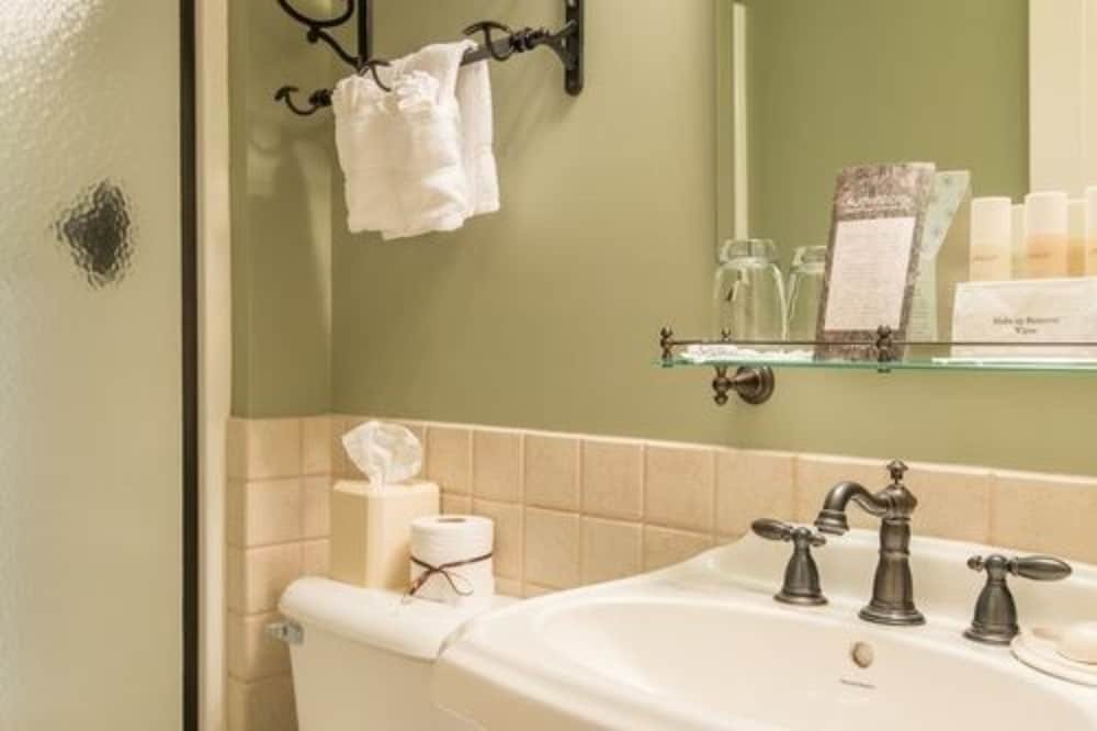 Фото Brick Street Inn