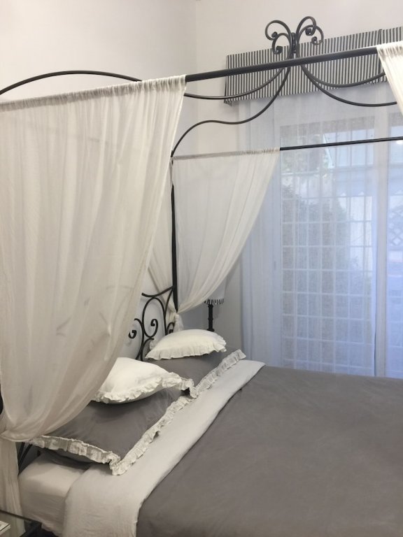 Фото La piazzetta delle regine