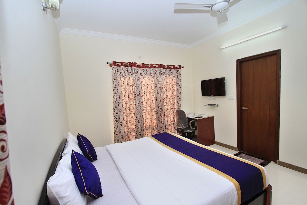 Фото Oyo 4848 3 Square Inn
