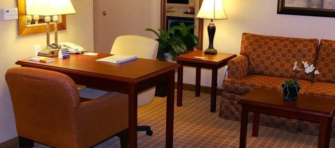 Фото Hampton Inn & Suites Redding