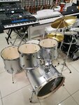 MuzTon (проспект Дзержинского, 1/1), tienda de música