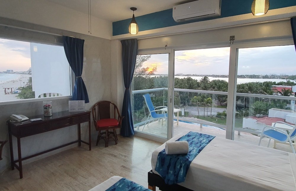 Фото Paradise Beachfront & Nightlife Heart