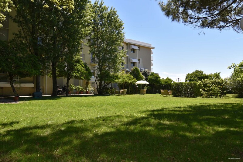 Фото Hotel Janeiro Frontemare