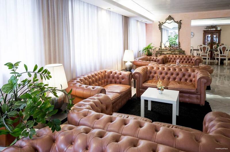 Фото Hotel Royal Plaza