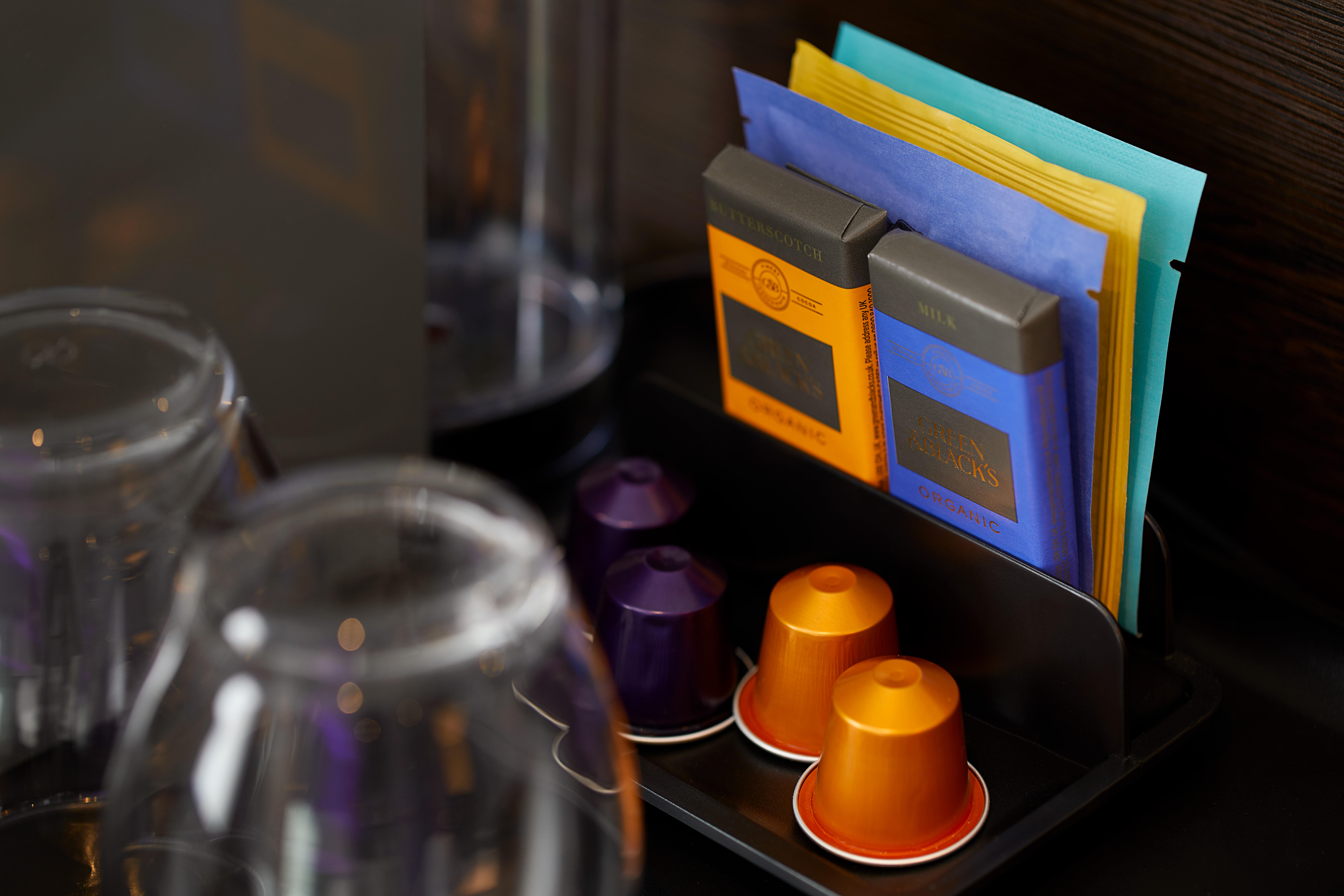 Фото Hub by Premier Inn Edinburgh Royal Mile