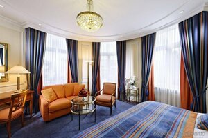 Schweizerhof Zürich (Zurich, Zürich, Bahnhofstrasse, 93), hotel