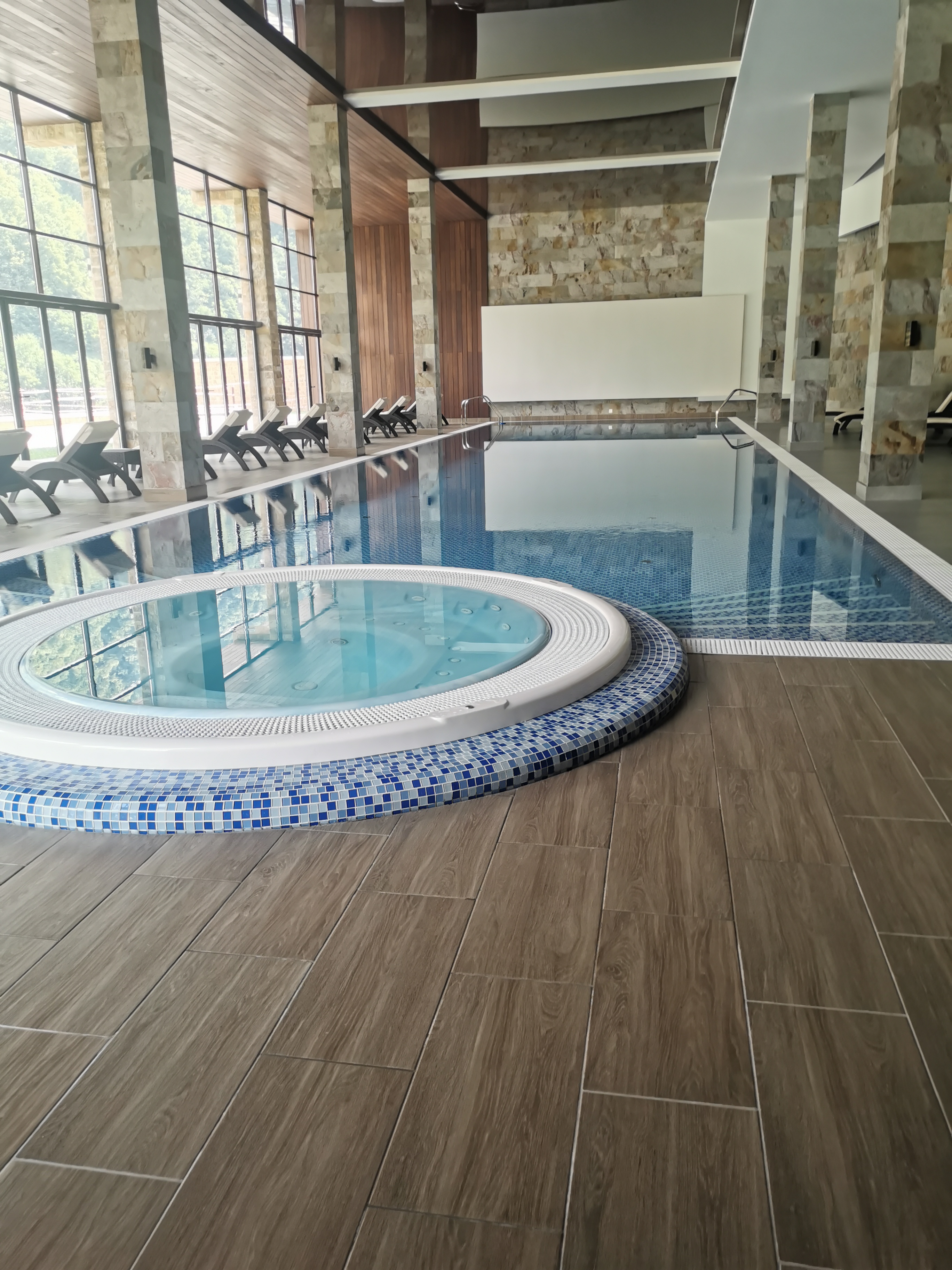 Фото Forrest Terrace Hotel