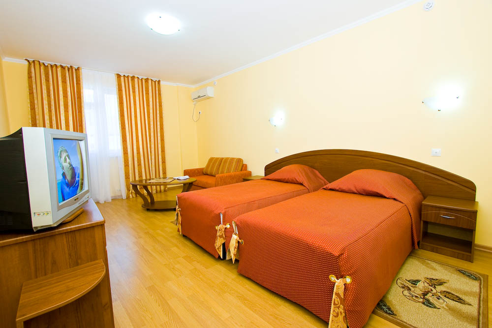 Фото отеля 2