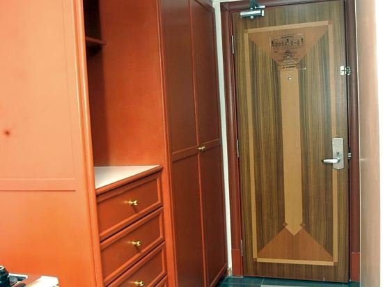 Фото Kompleks Mohamad Yussof Hotel Apartments