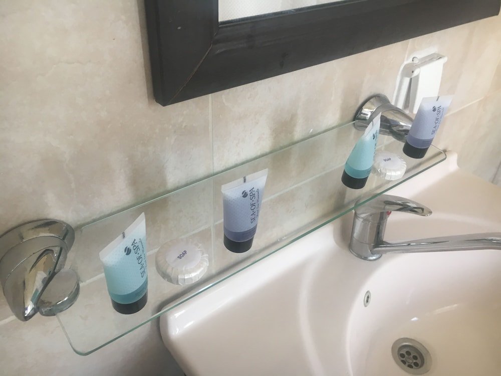 Фото The Colony Hotel