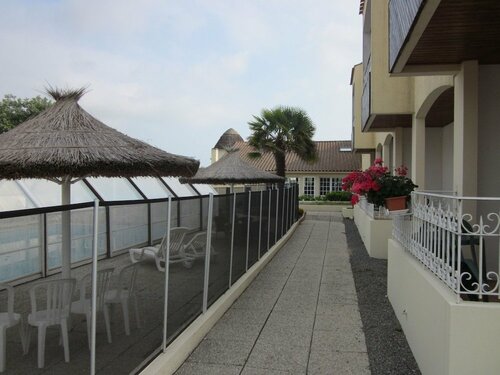 Гостиница Hotel La Chaumiere в Ле-Сабле-д'Олоне