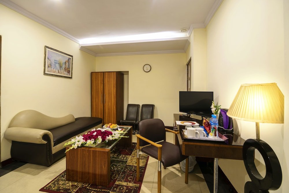 Фото Hotel One - The Mall Lahore