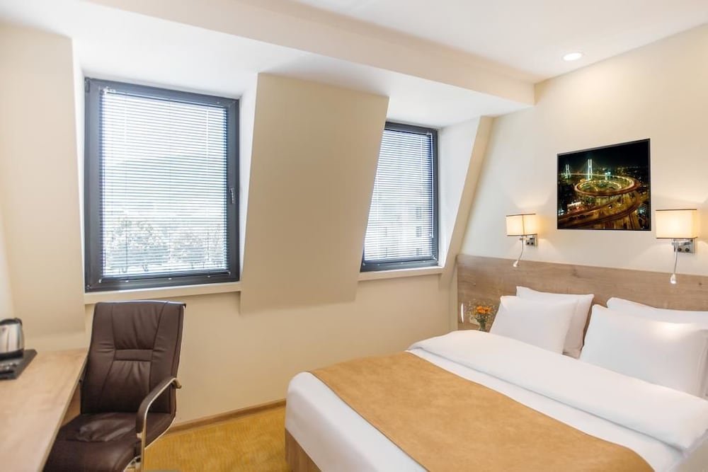 Фото Bridge Hotel Tbilisi