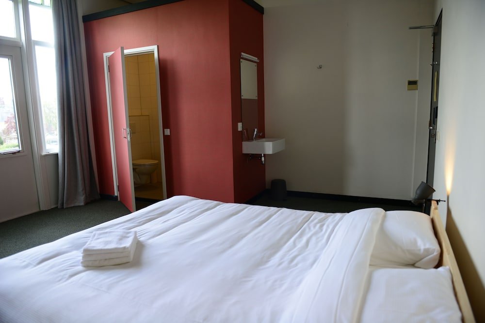 Фото Hostel Roots