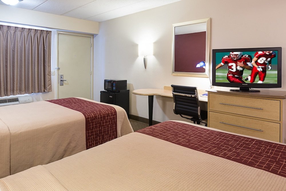 Фото Red Roof Inn Detroit - Farmington Hills