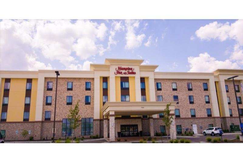 Фото Hampton Inn & Suites Overland Park South