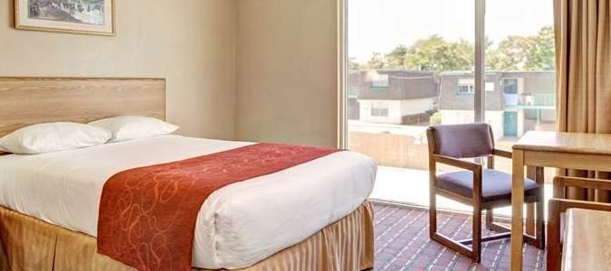 Фото 817 Hotel Days Inn by Wyndham Att Stadium/Texas Live