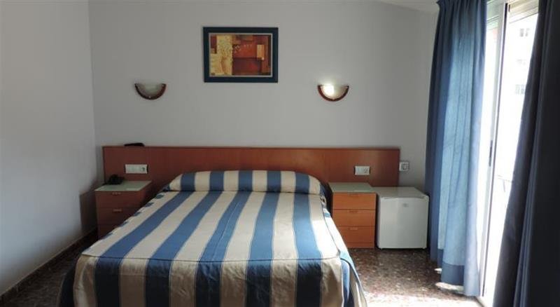 Фото Hotel Costa San Antonio