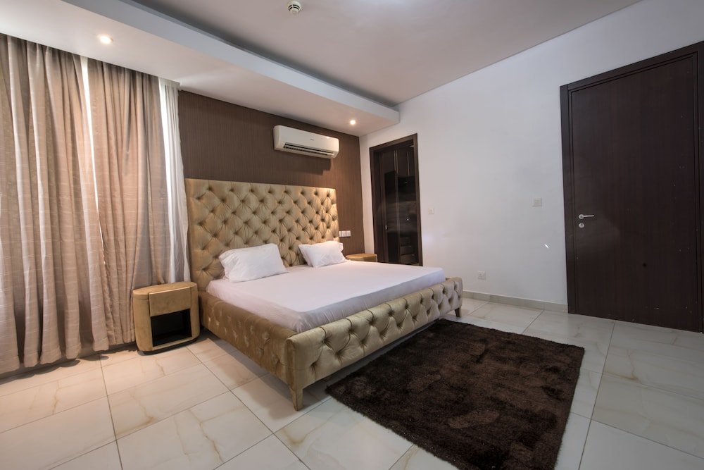 Фото Goosepen Suites Ikoyi