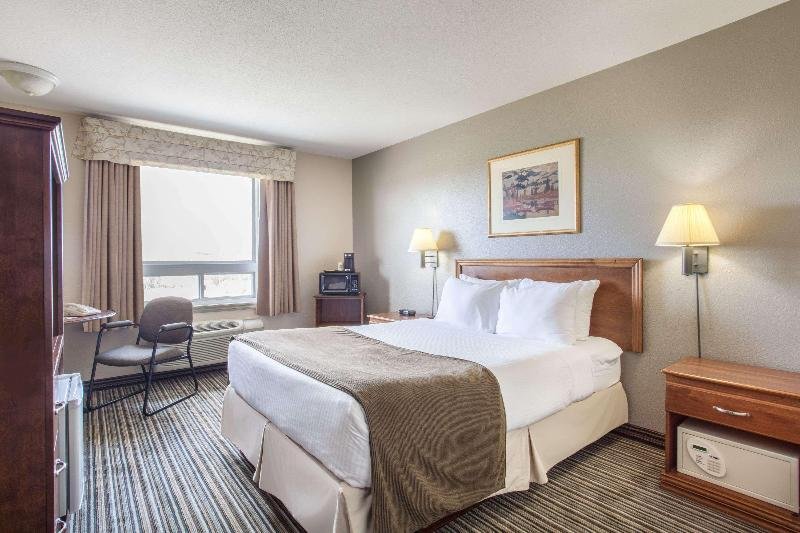 Фото Super 8 by Wyndham Truro Ns