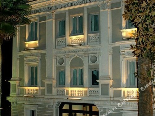 Гостиница Hotel Flora в Гроттаферрате