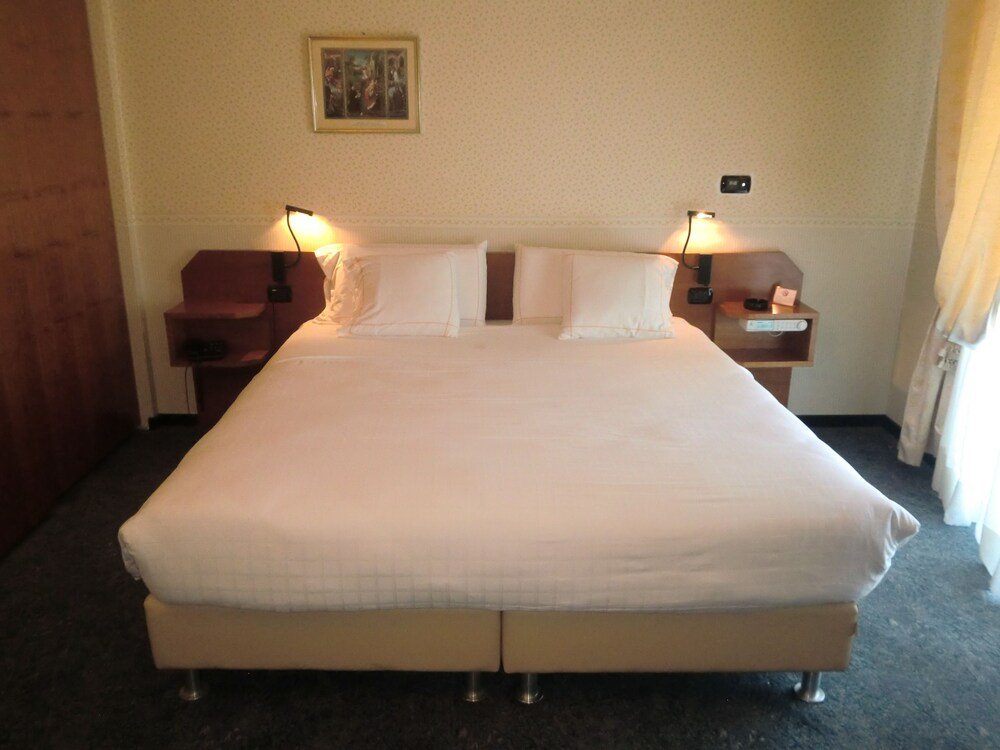 Фото Ariston