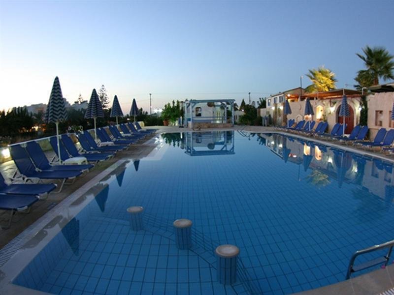 Фото Golden Bay Hotel Apartments