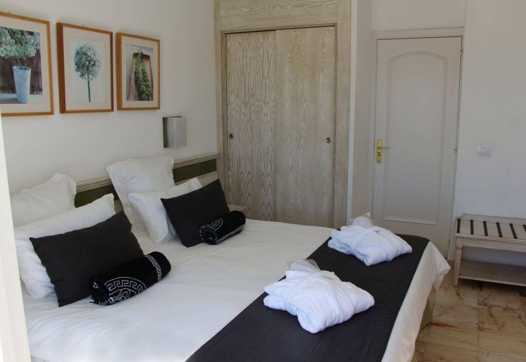 Фото Vista Bonita Gay & Lesbian only Resort