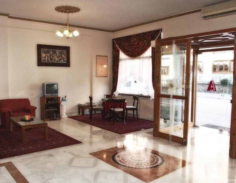 Фото Alexiou Hotel