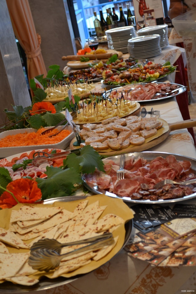 Фото Hotel Jasmine