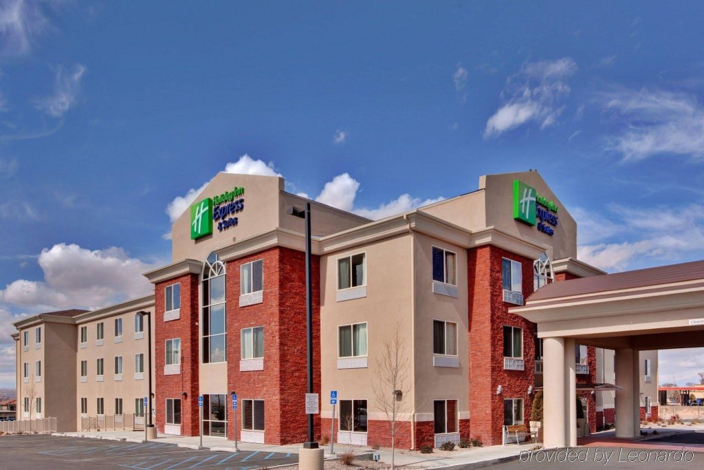 Фото Holiday Inn Express Hotel & Suites Albuquerque Airport, an Ihg Hotel