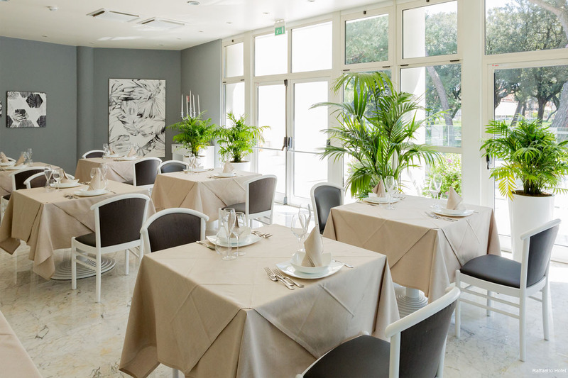 Фото Raffaello Hotel