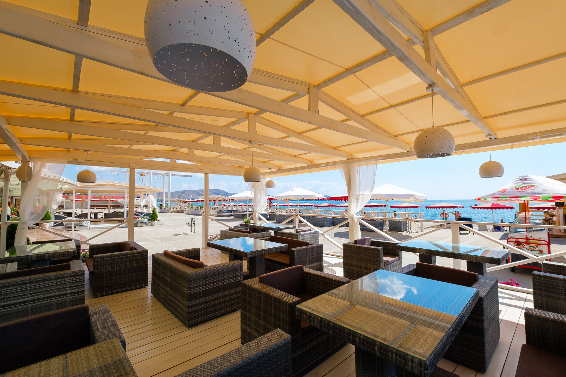 Фото Белый Грифон