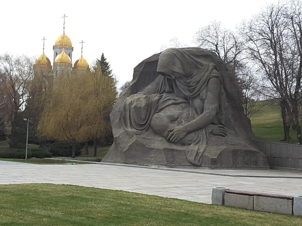 Мемориал мать волга