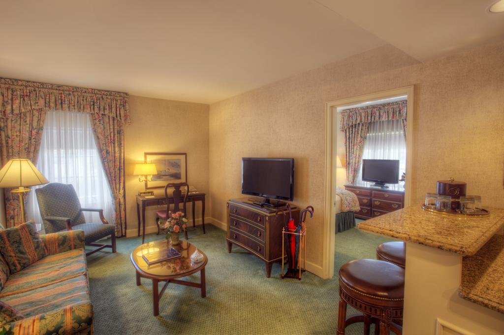 Фото Bell Tower Hotel