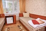 Alol (Pskov Region, Pustoshkinsky District, Alolskaya volost, derevnya Kholyuny), base, casa de descanso