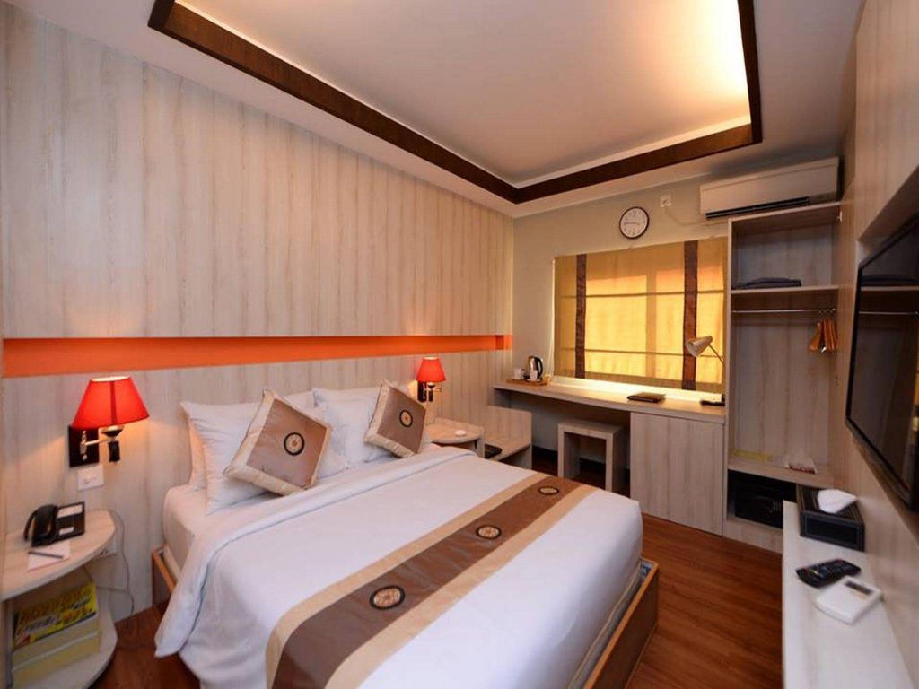 Фото Hotel Shwe Gone Daing