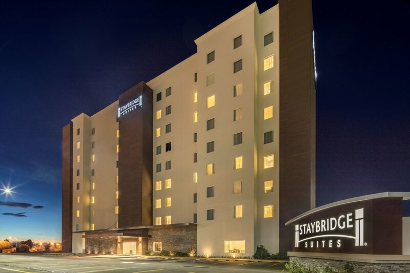 Гостиница Staybridge Suites Irapuato