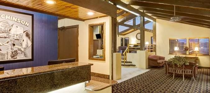 Фото Super 8 by Wyndham Hutchinson