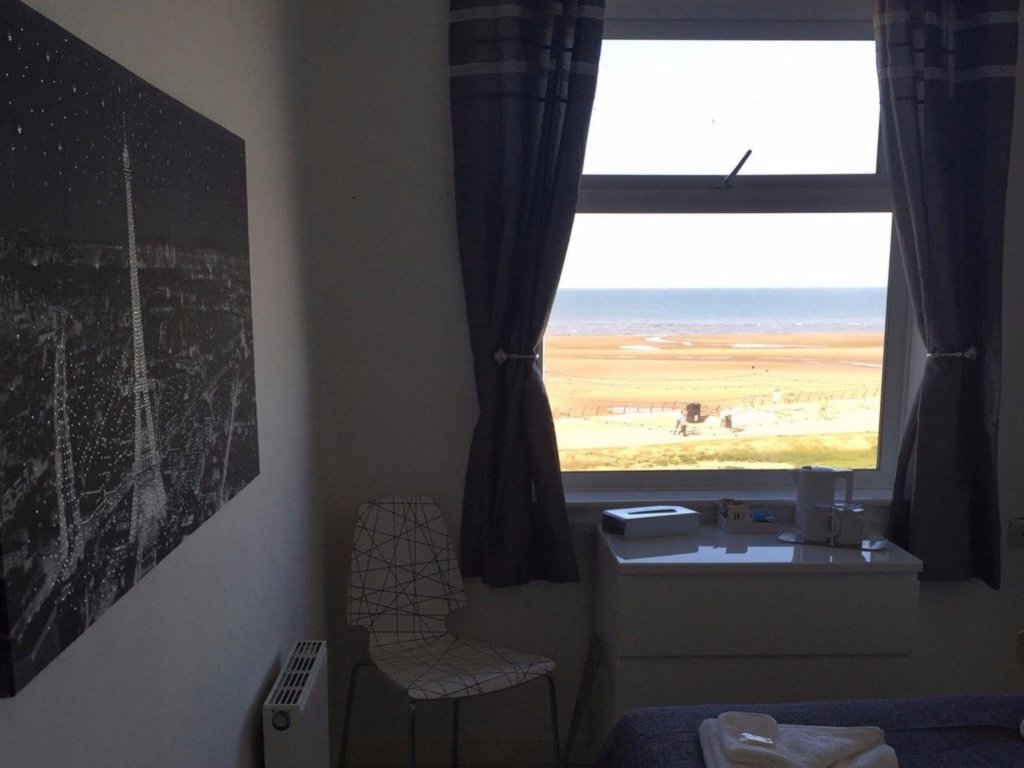 Фото The Sandford Promenade Hotel