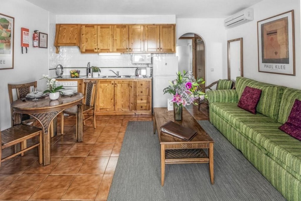 Фото White Sands Beach Club