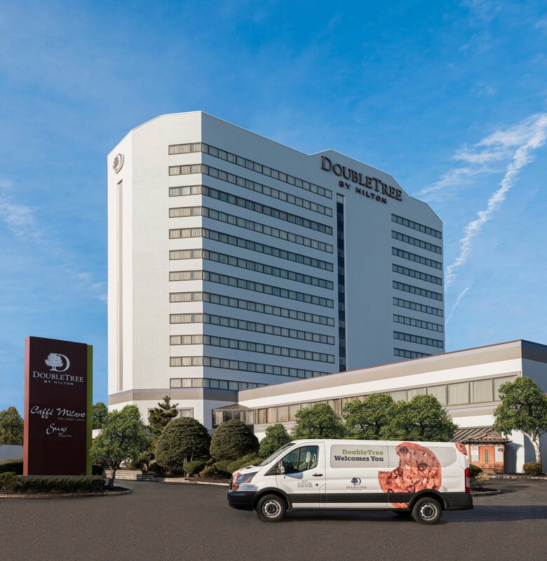 Гостиница DoubleTree by Hilton Fort Lee - George Washington Bridge в Форт Ли