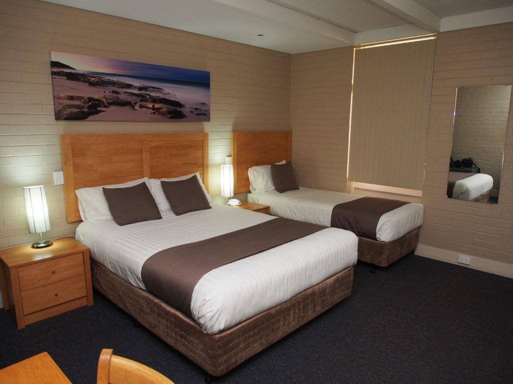 Фото Dongara Hotel Motel