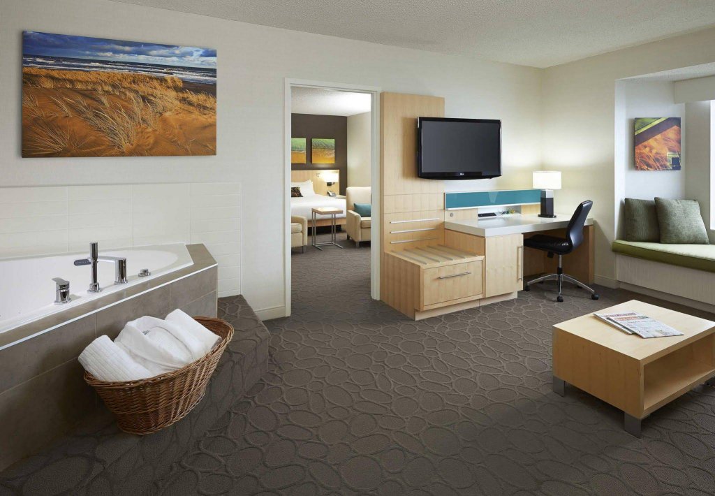 Фото Delta Hotels by Marriott Prince Edward