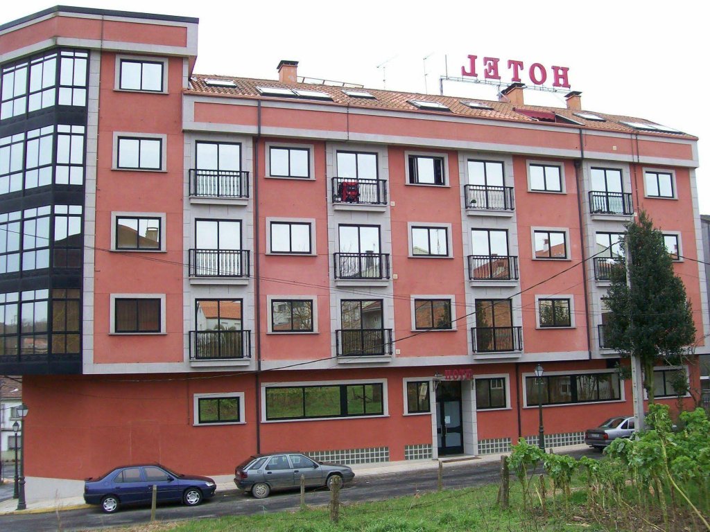 Фото Hotel Pontiñas