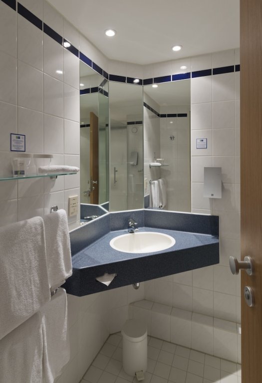 Фото Holiday Inn Express Antwerp City-North, an Ihg Hotel