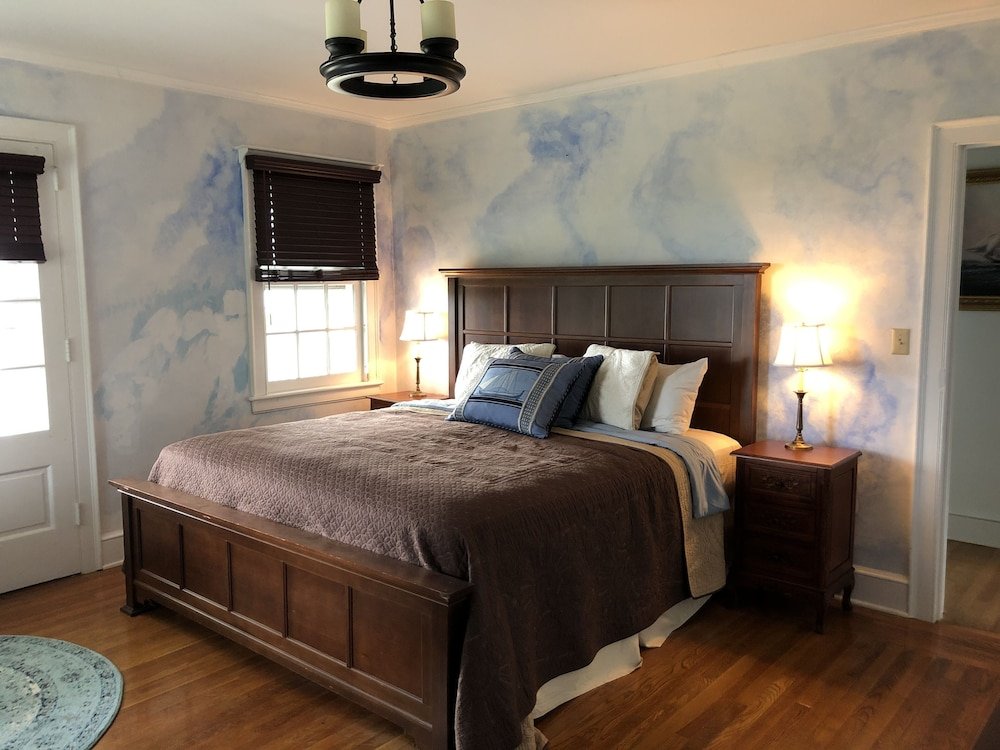 Фото Valcour Inn & Boathouse