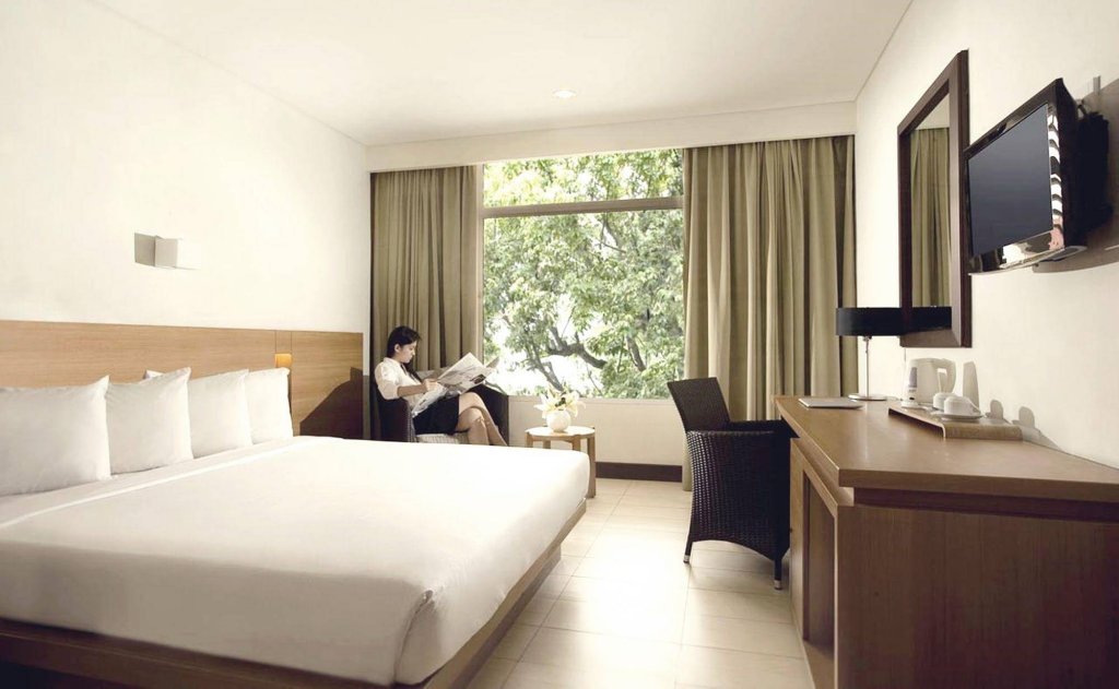 Фото Hotel Santika Bandung